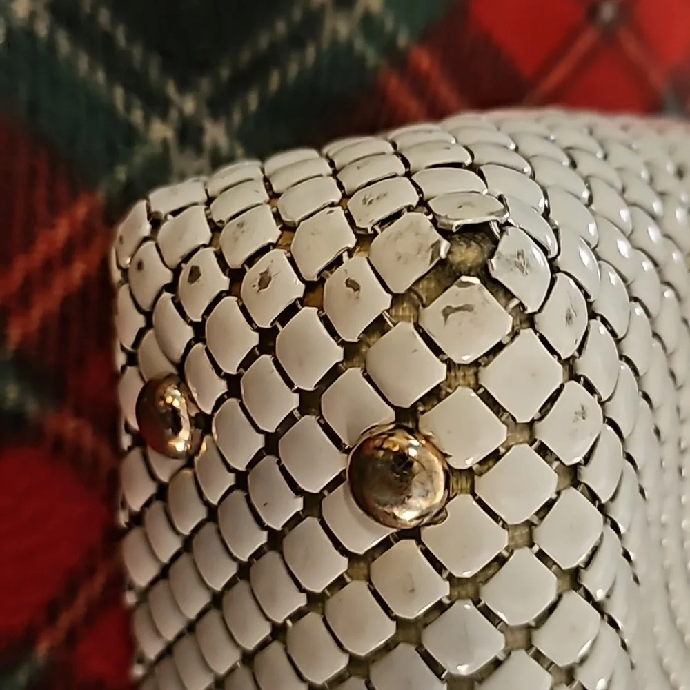 White R Purse - Chain Mail - Picture 5 of 16